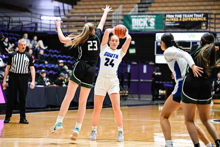 South Medford West Salem 6A Oregon girls basketball quarterfinal Naji Saker -13